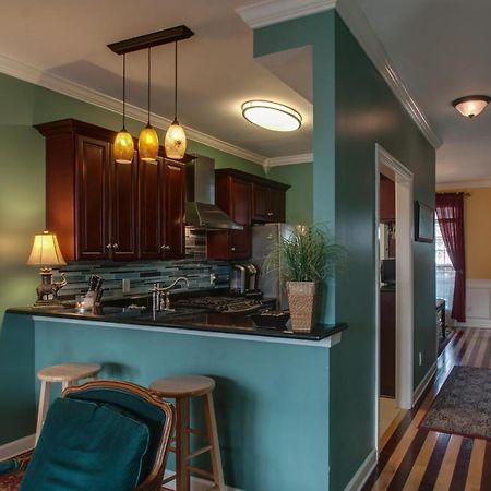 Vacation Home 5 Mins To Down Town 2 Bedrooms 2 Baths Garden Area Hot Tub Nashville Exterior foto
