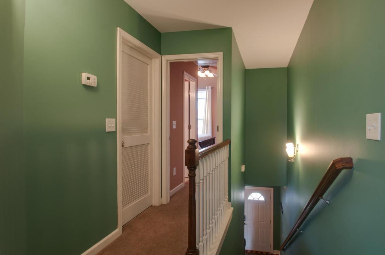 Vacation Home 5 Mins To Down Town 2 Bedrooms 2 Baths Garden Area Hot Tub Nashville Exterior foto