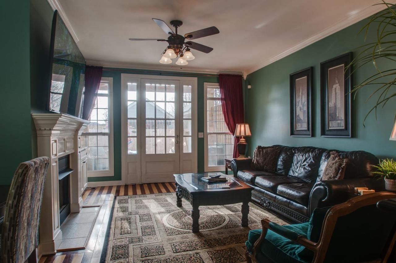Vacation Home 5 Mins To Down Town 2 Bedrooms 2 Baths Garden Area Hot Tub Nashville Exterior foto