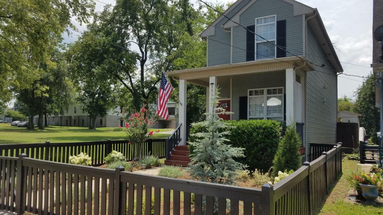 Vacation Home 5 Mins To Down Town 2 Bedrooms 2 Baths Garden Area Hot Tub Nashville Exterior foto
